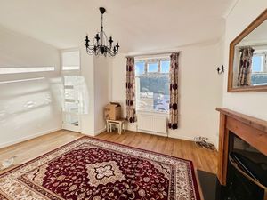 Lounge- click for photo gallery